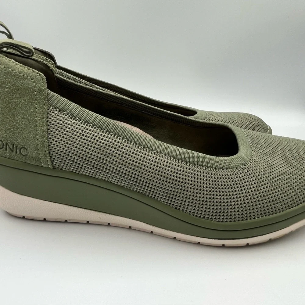 Vionic Army Green Wedge Size 9 - Picture 13 of 16